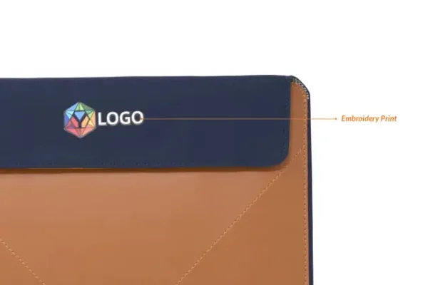 TC b THIN CASE Laptop Sleeve